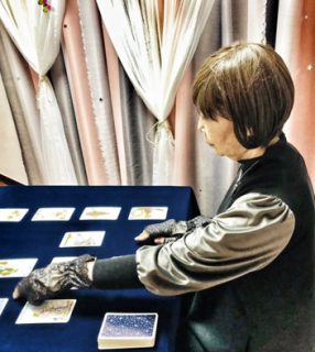 横須賀リリー先生が占う４月の月占い